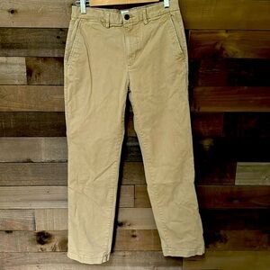 Men’s, Gap, Essential Khakis. Size 29x30
